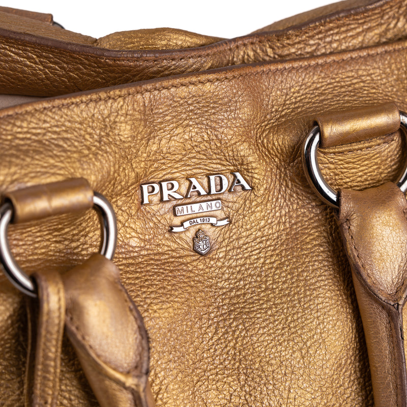 Prada Cervo Antik Tote Ouro