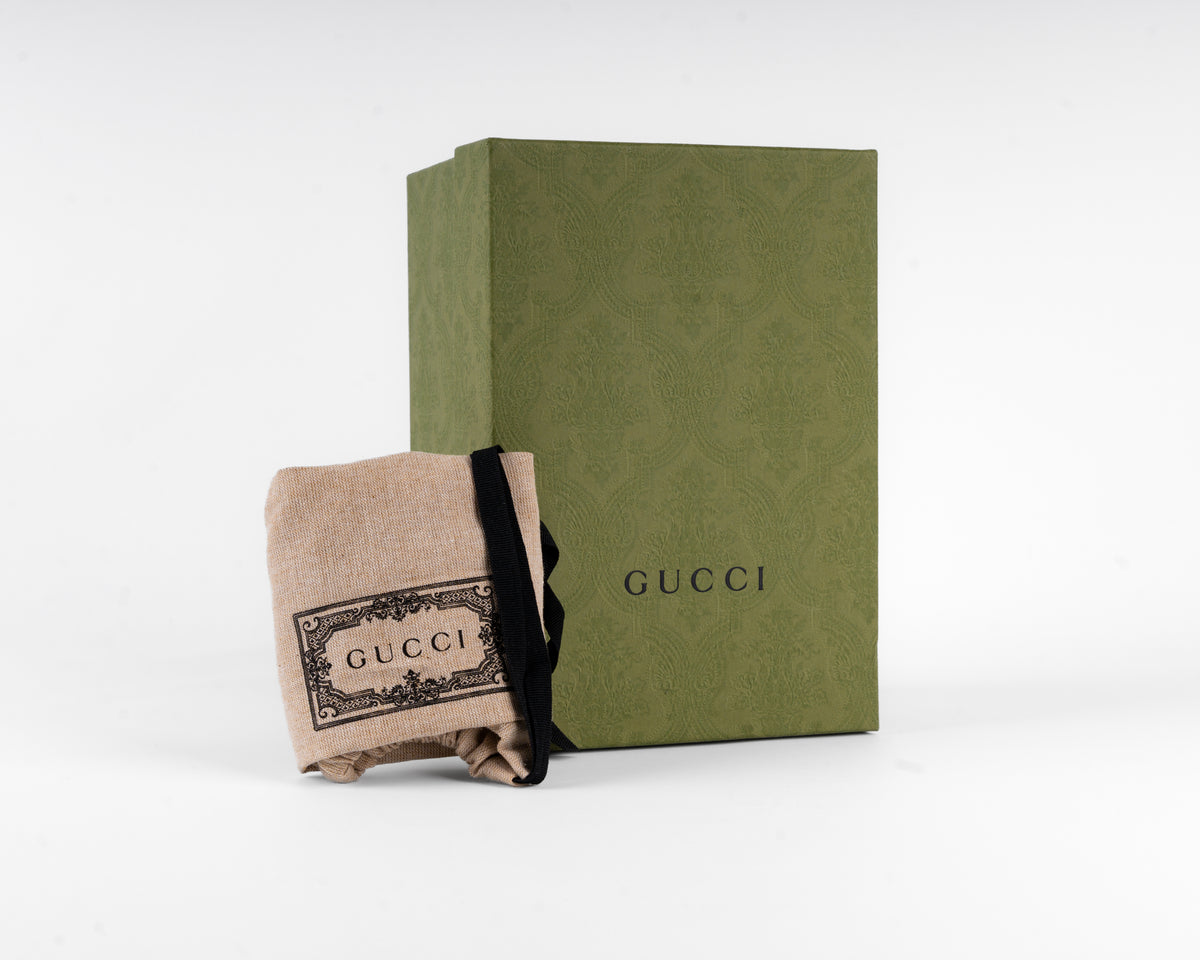 Gucci GG Marmont Matelassé Mini Bucket